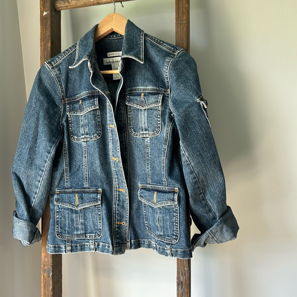 Jones New York sport vintage denim jacket size small